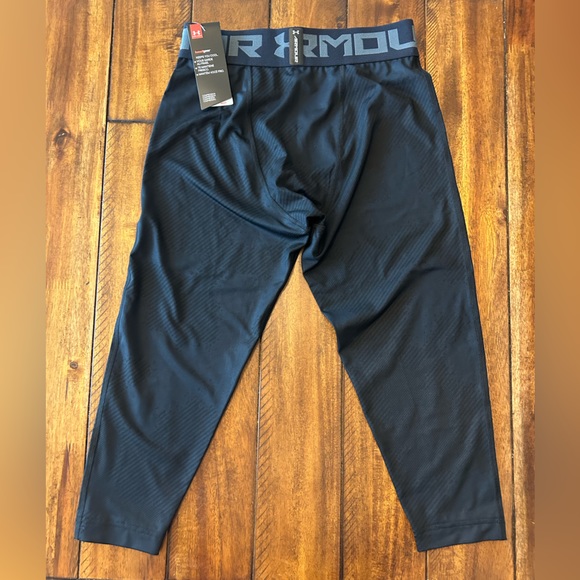 Under Armour Cropped Compression Pants - Picture 1 of 2